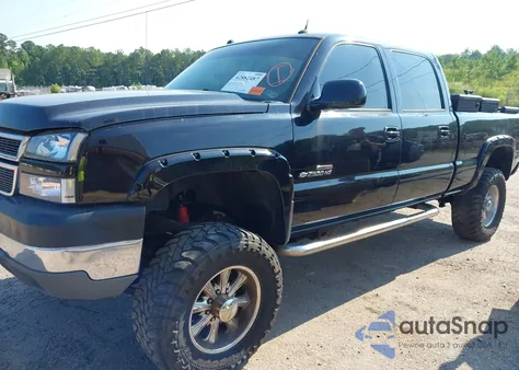 2005 Chevrolet Silverado 2500Hd Lt z USA, uszkodzony, nr VIN 1GCHK23295F896051